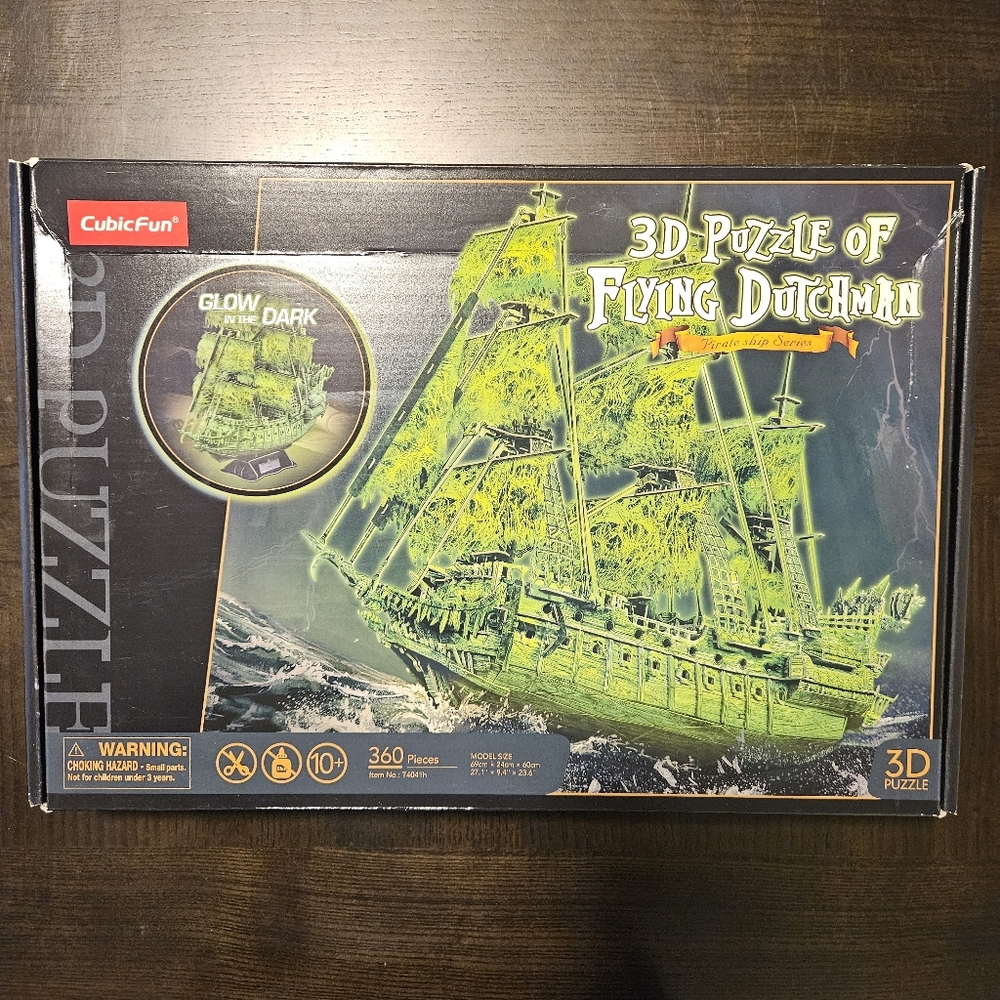 Cubicfun 3D Flying Dutchman Puzzle Glow In The Dark Pirate Ship Open Box